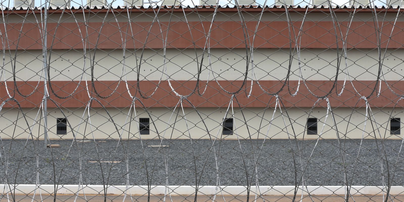vorcaro-chega-a-brasilia-em-voo-da-pf-e-vai-para-presidio-federal