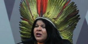 sonia-guajajara-apresenta-melhoras,-mas-continua-internada-em-sp