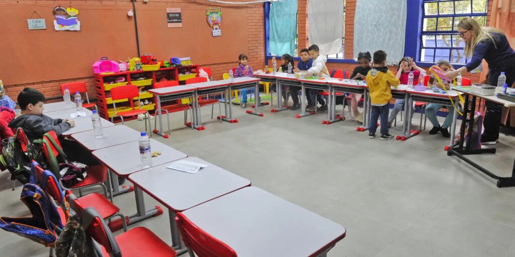para-especialistas,-alfabetizacao-na-idade-correta-e-marco-para-o-pais
