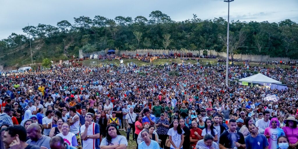 via-sacra-do-morro-da-capelinha-mostra-a-forca-e-a-fe-da-comunidade