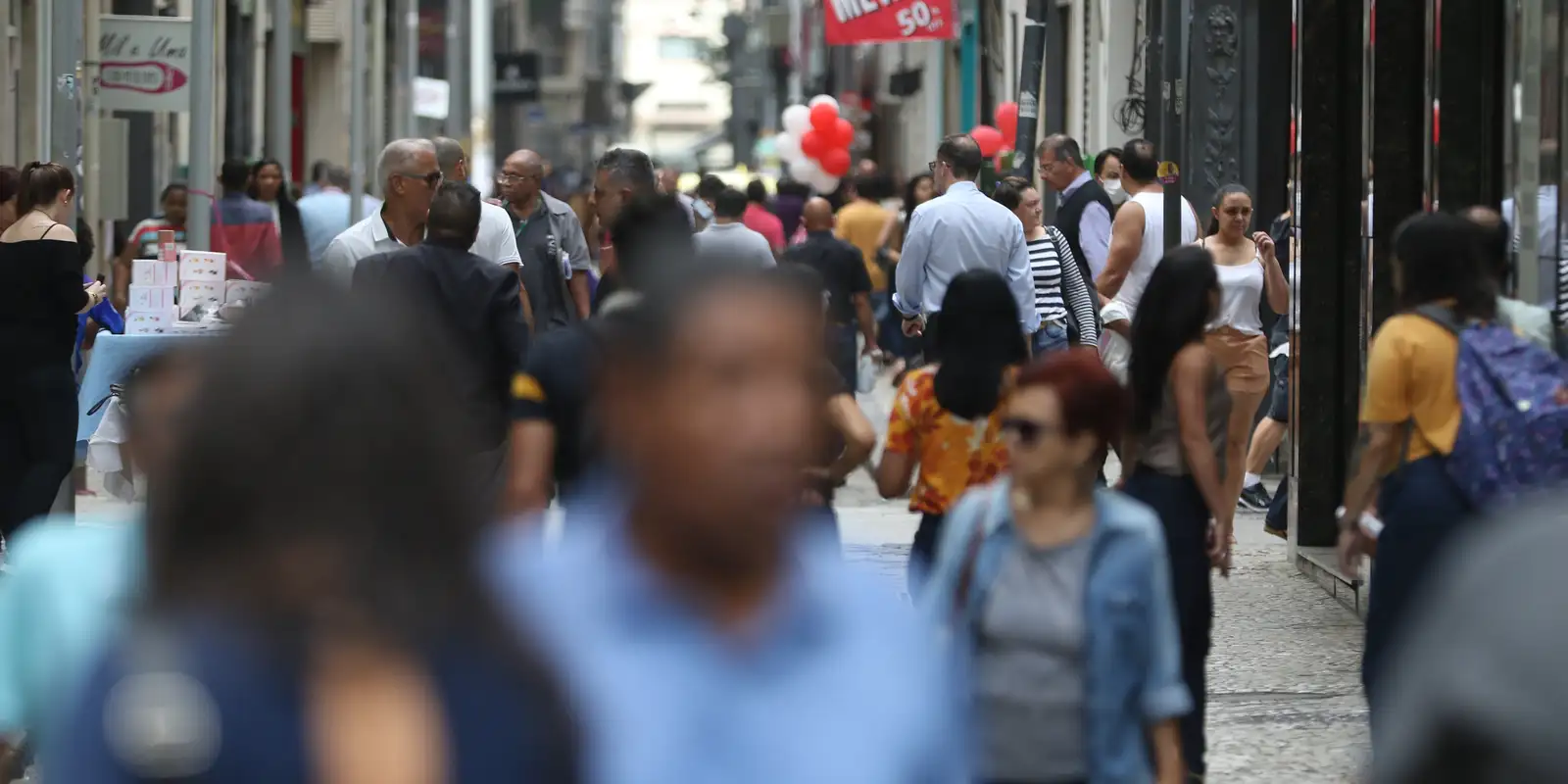 abono-salarial-comeca-a-ser-pago-para-nascidos-em-marco-e-abril