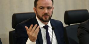 brasil-capta-5-bi-de-euros-em-emissao-internacional-recorde