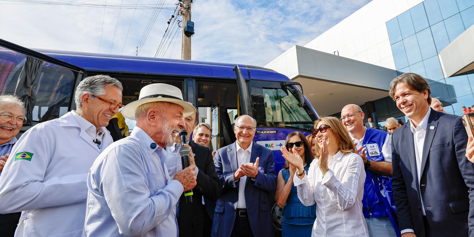 “aqui-nao-tem-dinheiro-do-vorcaro”,-diz-lula-em-visita-a-hospital