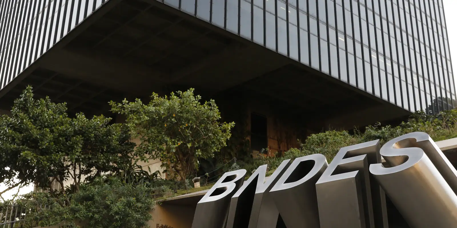 bndes-abre-financiamento-para-transporte-de-carga-e-passageiros