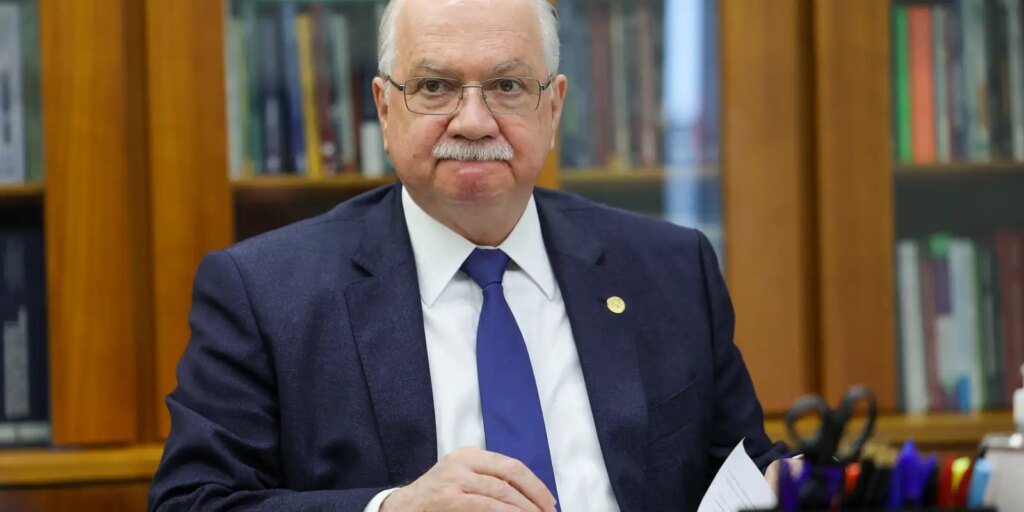 fachin-diz-que-espera-regras-do-stf-para-supersalarios-ainda-em-junho