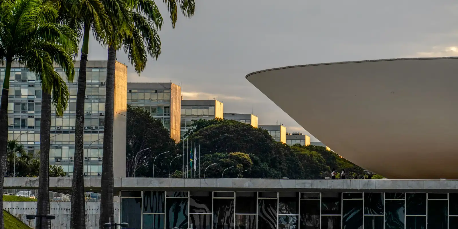 lider-do-pt-passa-mal-e-camara-suspende-votacoes