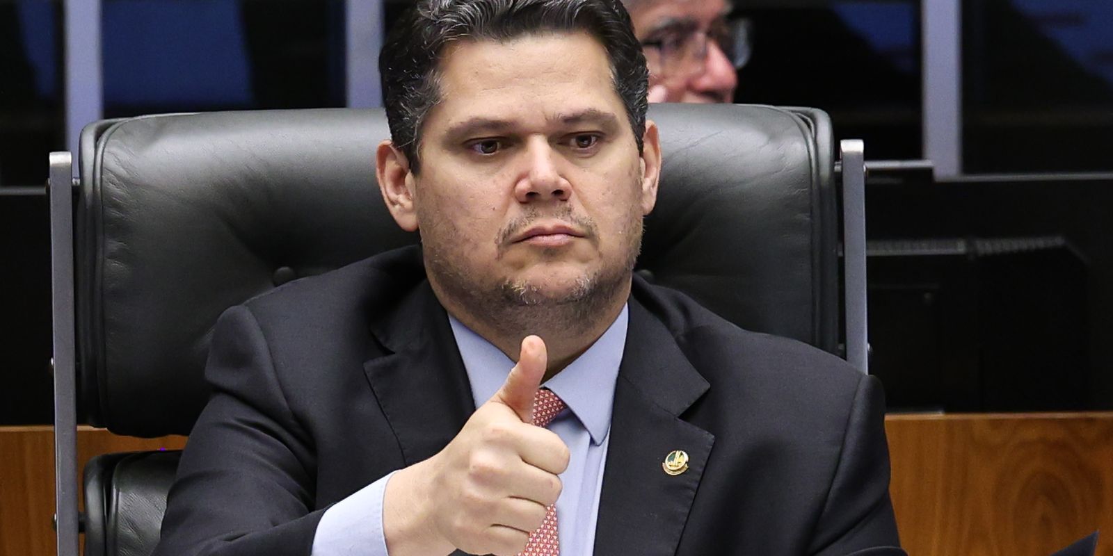 alcolumbre-destrava-pec-do-fim-da-6×1-apos-conversas-com-lula