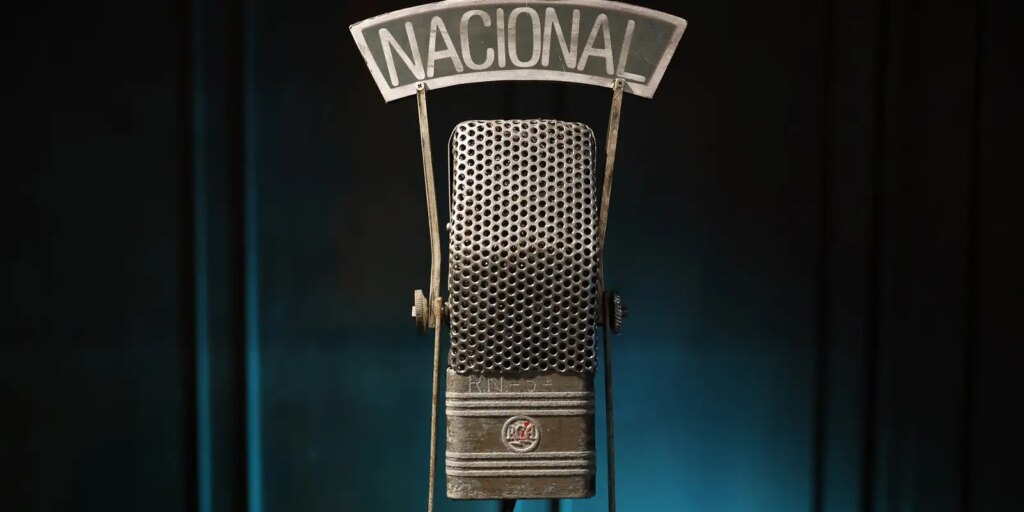 no-mundo-da-bola-recorda-momentos-epicos-do-esporte-na-radio-nacional