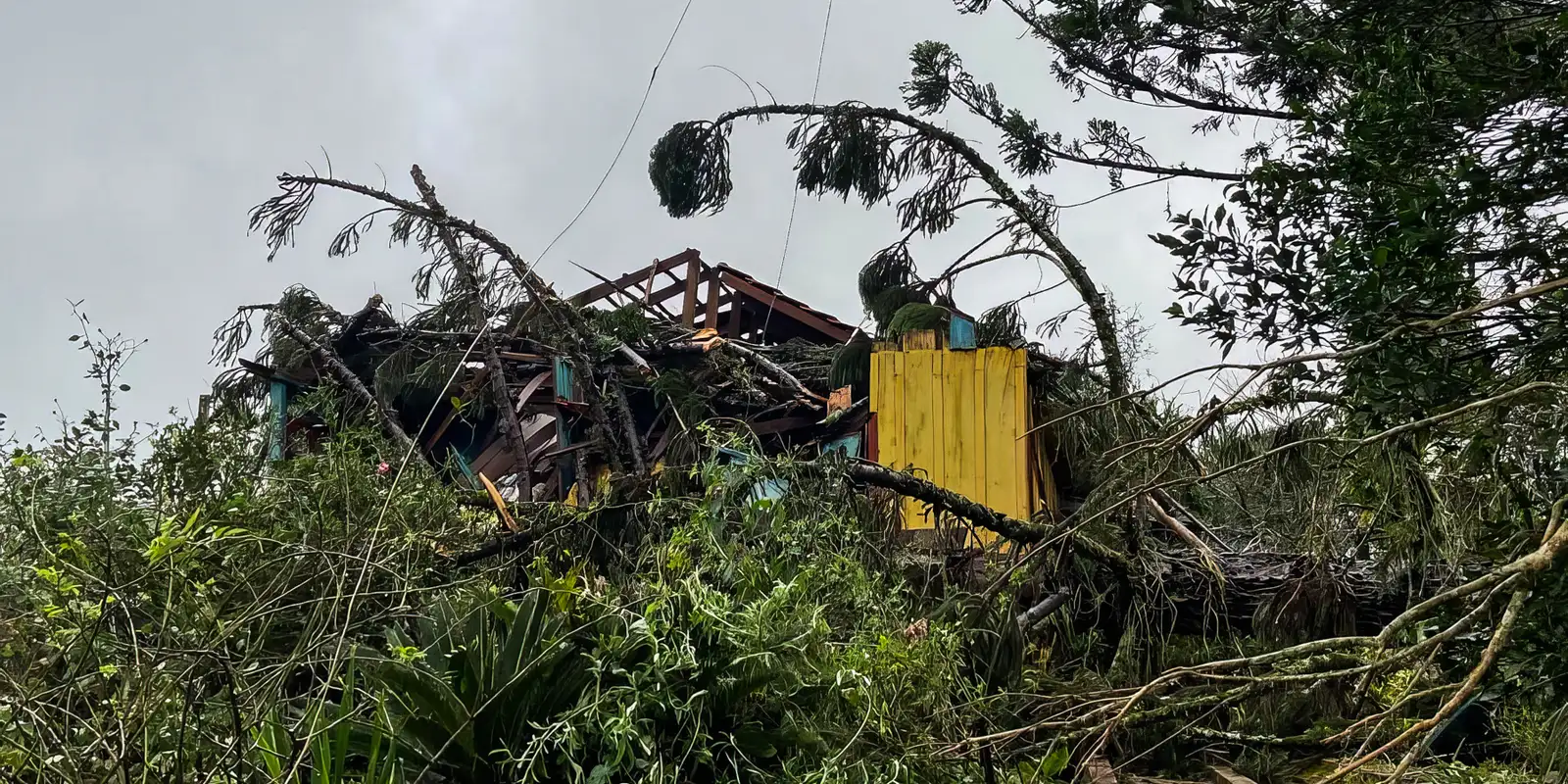 tempestade,-ventos-fortes-e-granizo-deixam-regiao-sul-em-alerta