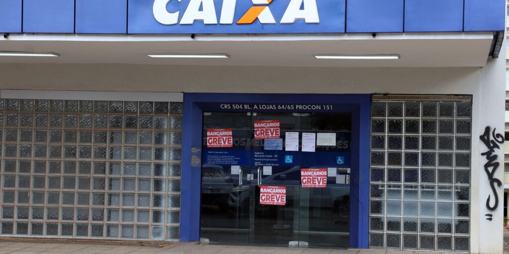 empregados-da-caixa-rejeitam-proposta-da-empresa-e-greve-continua