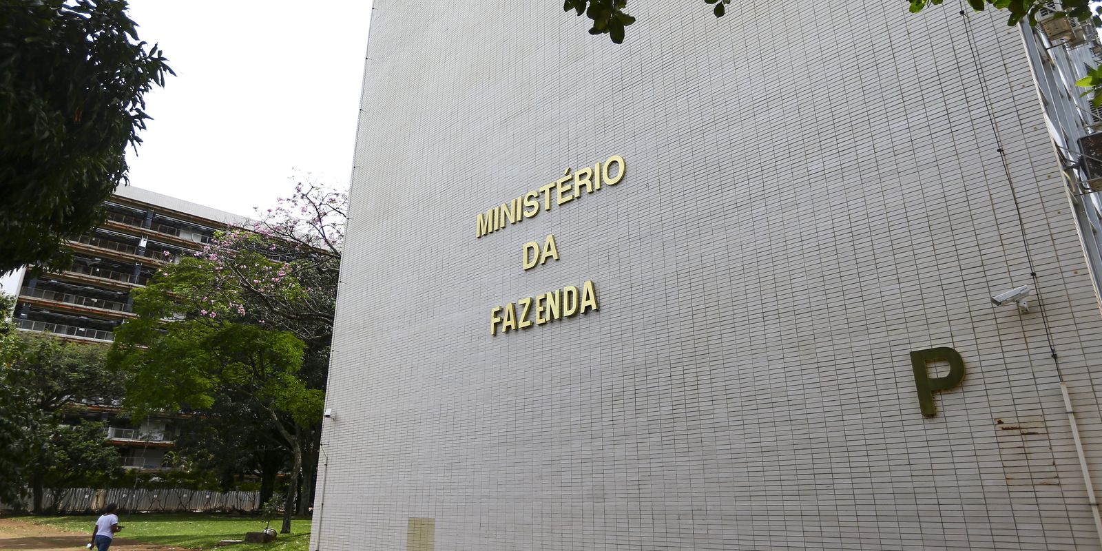 governo-reduz-projecao-do-pib-para-2%-em-2026-e-2,3%-em-2027