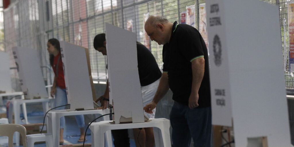 idosos-votam-primeiro:-conheca-outros-eleitores-com-prioridade