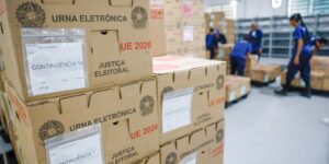 tribunais-distribuem-urnas-e-preparam-secoes-para-eleicao