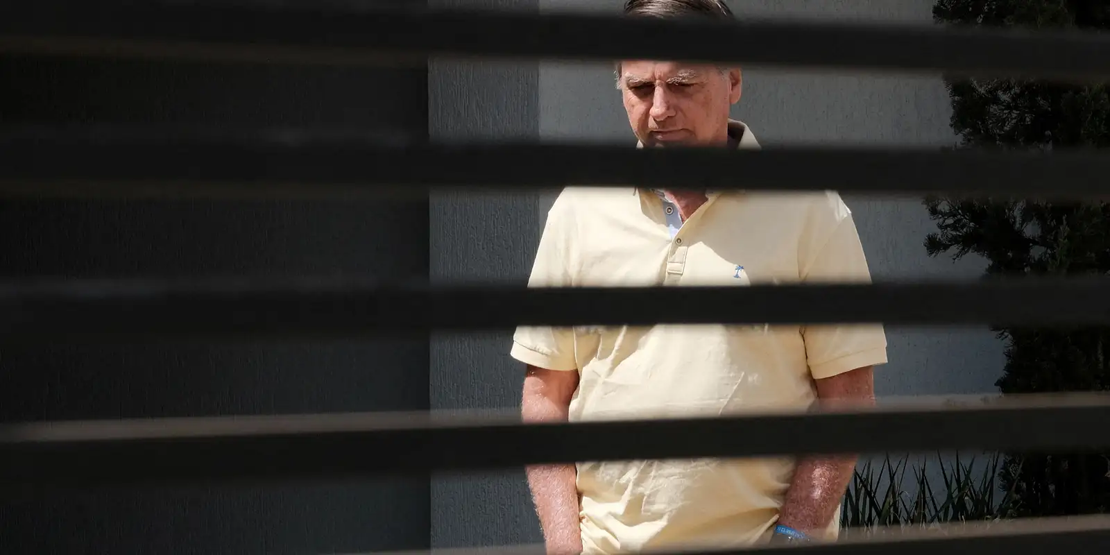 bolsonaro-pede-liberacao-de-visitas-de-flavio-na-prisao-domiciliar