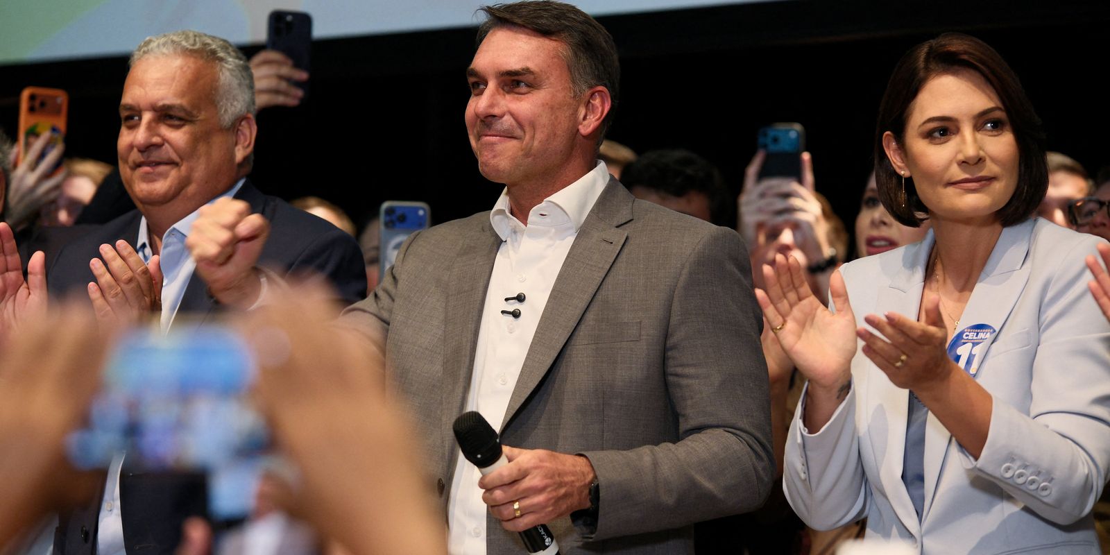 flavio-bolsonaro-recebe-apoio-de-partidos-e-fala-em-mudar-constituicao