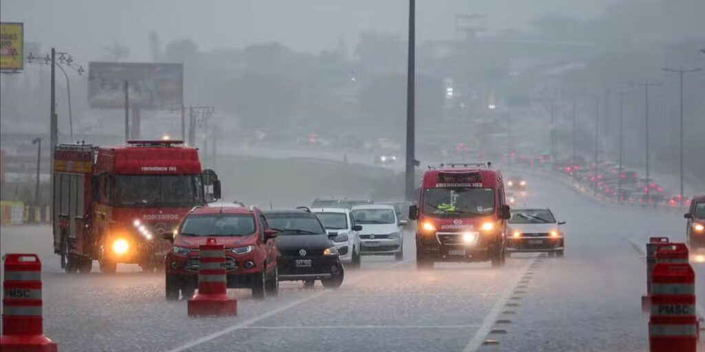 previsao-do-tempo:-tempestade-no-sul-com-formacao-de-ciclone-na-costa