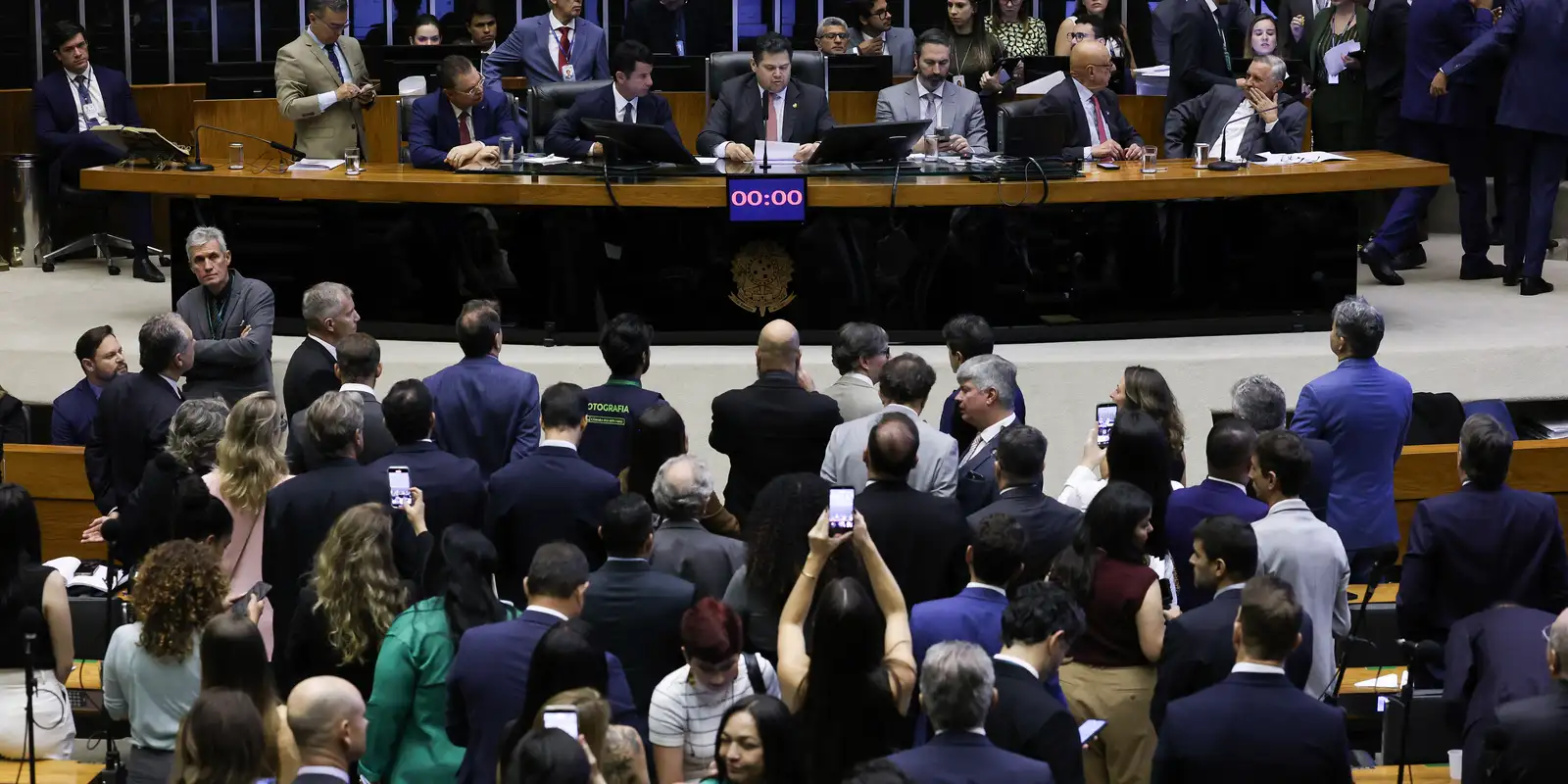 alcolumbre-marca-votacao-da-pec-pelo-fim-da-6×1-para-quarta-feira