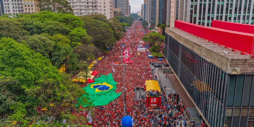 campanha-de-lula-aciona-tse-apos-post-falso-sobre-comicio-na-paulista