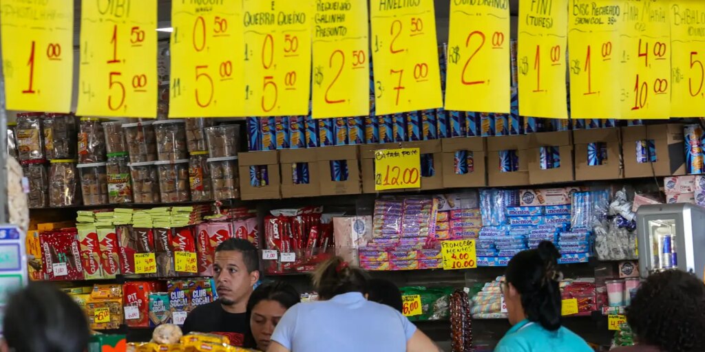 governo-preve-credito-a-empresas-afetadas-por-fim-da-6×1,-diz-durigan