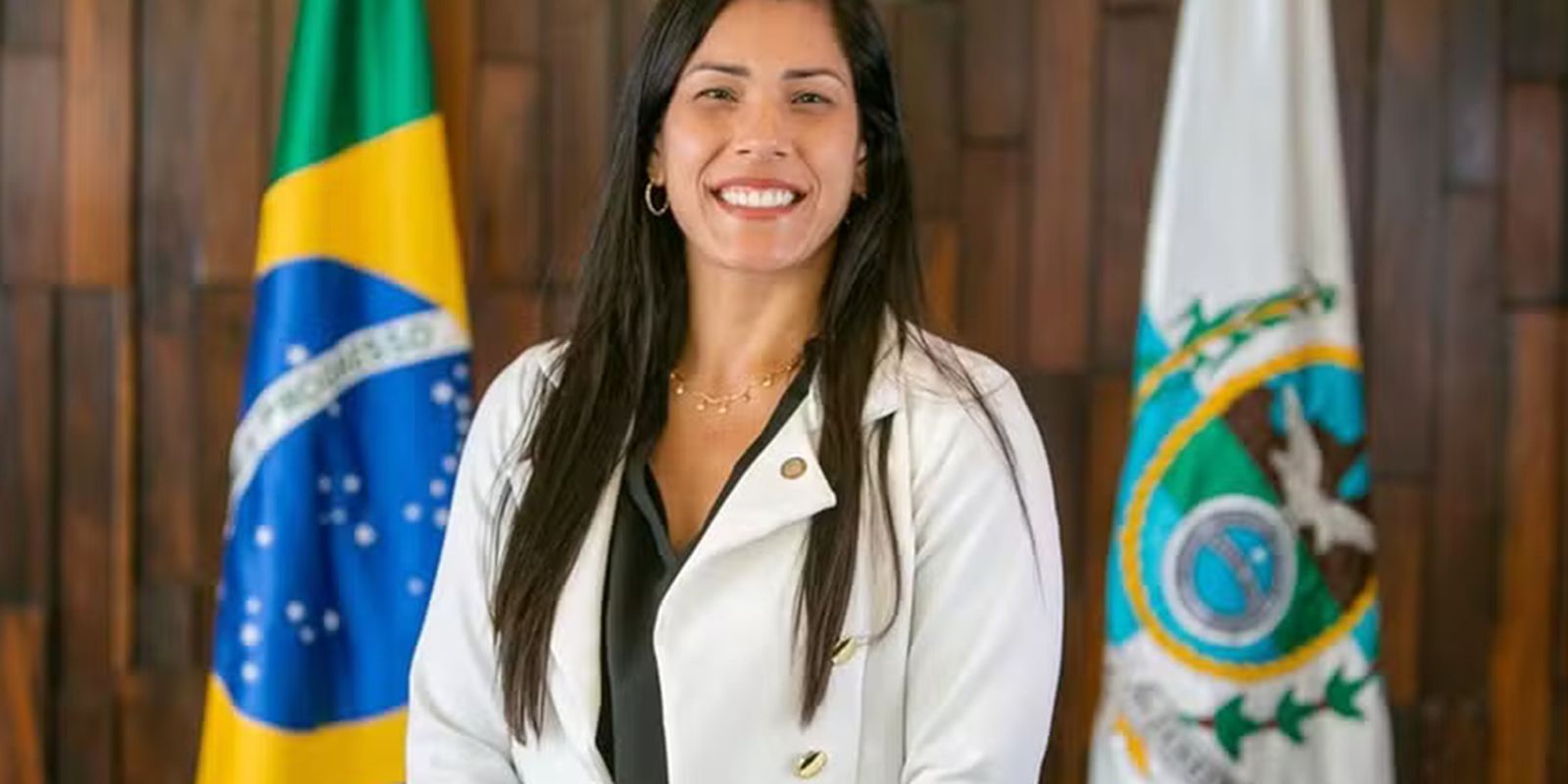justica-proibe-deputada-de-incentivar-demissao-de-opositores