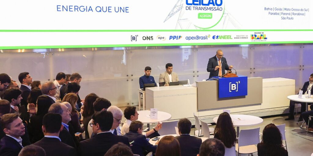 com-muita-disputa,-aneel-leiloou-oito-lotes-de-transmissao-de-energia