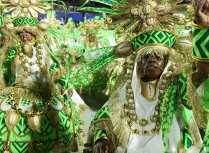 viva-maria:-mangueira-leva-amazonia-a-sapucai