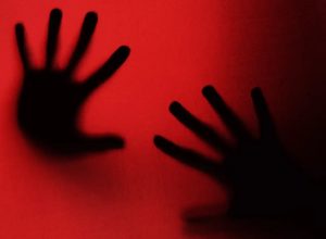 crime-de-estupro:-entenda-os-agravantes-e-punicoes-previstas-em-lei