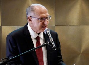 alckmin-deixara-ministerio-em-abril,-mas-seguira-como-vice