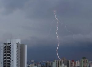 chuva-em-sp-provoca-alagamentos-e-deixa-zona-leste-em-estado-de-alerta