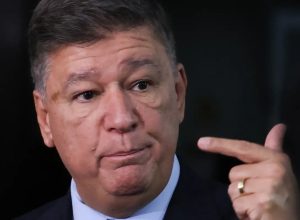 dino-da-5-dias-para-senador-explicar-repasse-de-emendas-a-lagoinha