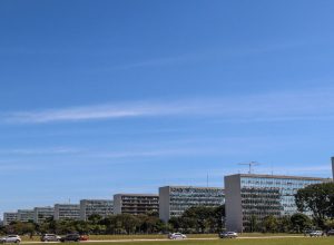 governo-bloqueia-r$-1,2-bi-do-executivo-e-r$-334-mi-de-emendas