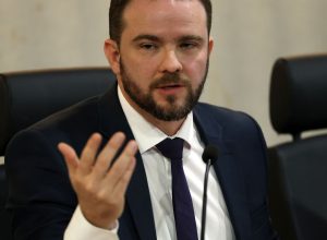 nova-versao-do-desenrola-sera-lancada-apos-viagem-de-lula,-diz-durigan