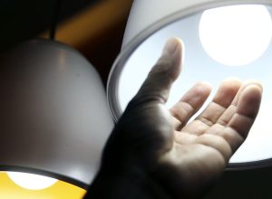 aneel-aprova-r$-5,5-bi-para-reduzir-conta-de-luz-em-22-distribuidoras