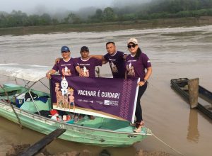 profissionais-de-saude-vencem-desafios-para-vacinacao-em-area-indigena