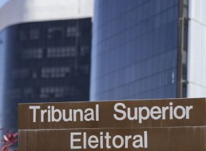 tse-julga-liminar-que-suspendeu-pesquisa-desfavoravel-a-flavio
