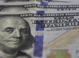 dolar-cai-para-r$-5,07,-no-menor-nivel-em-um-mes