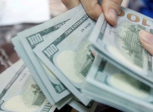 dolar-sobe-e-fecha-perto-de-r$-5,15-com-aversao-a-risco