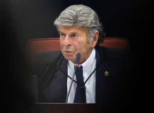 fux-pede-a-senado-posicao-sobre-acessos-de-vorcaro-e-esposa-de-moraes