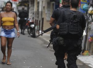 atualizacao:-operacao-da-pmrj-no-complexo-da-mare-deixa-tres-mortos