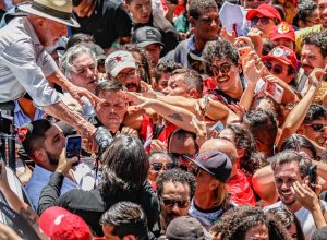 lula-afirma-que-pt-entrara-na-justica-contra-suspensao-de-canal
