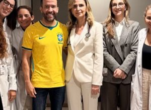 andre-janones-recebe-alta-e-deixa-hospital-em-sao-paulo