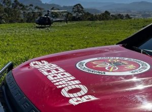 Homem-e-resgatado-de-helicoptero-apos-ser-baleado-em-area-de-mata-em-Turvo-Sulinfoco