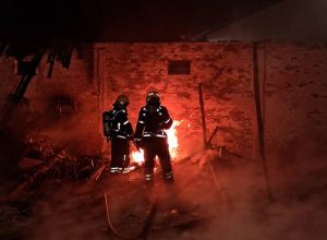 Incendio-atinge-pavilhao-comercial-durante-a-madrugada-em-Ararangua-Sulinfoco