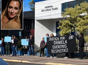 Protesto-em-Meleiro-cobra-esclarecimentos-sobre-morte-de-mulher-apos-procedimento-com-balao-gastrico-900x720