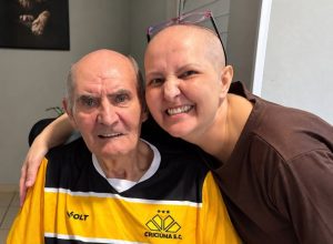 Uma-luta-ardua-para-sobreviver-urussanguense-enfrenta-cancer-e-busca-ajuda-para-cuidar-do-pai-com-demencia-962x720