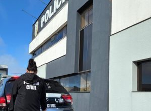 policia-civil-viatura-delegacia
